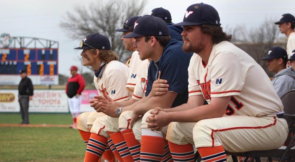 Chukar Baseball Splits Against CBC