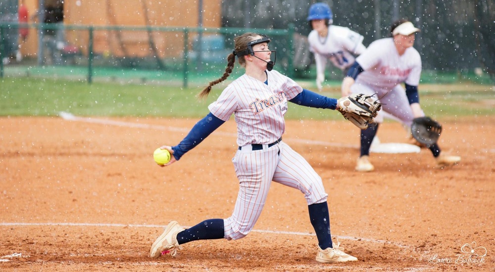 Softball Goes 3-1 Last Week, Pushing East Region Record to 15-5