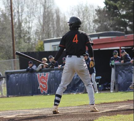Baseball Improves to 7-1, Takes Series Over Lakers 3-1