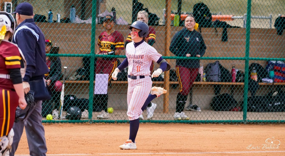 Chukar Softball Splits with Columbia Basin at Home